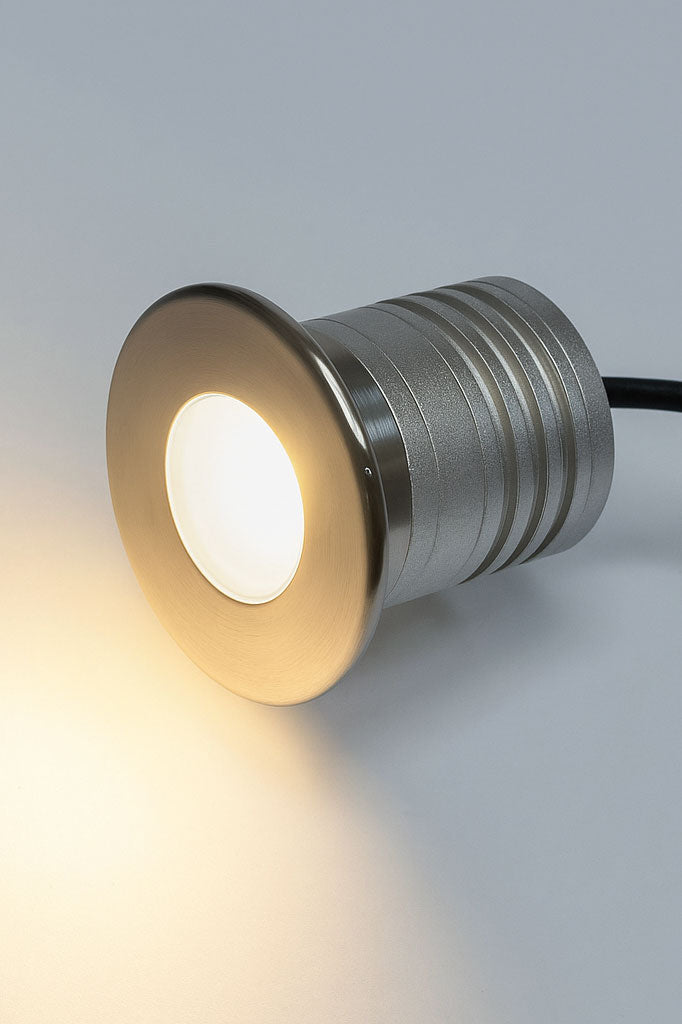 3 watt  outdoor light fixture on a gray background
